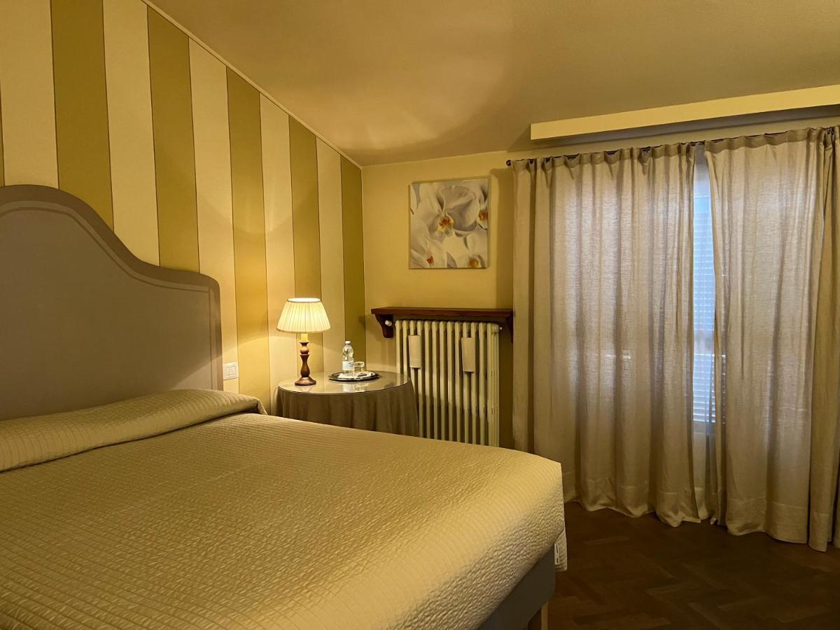 B&B Artincentro Lodi Bagian luar foto